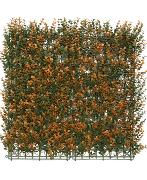 Die künstliche Hecke Buxus orange 50x50 cm UV ist eine quadratische Kunstplatte mit grünem und orangefarbenem Blattwerk auf einem Kunststoffgitter, ideal als dekorative Hecke oder Sichtschutz, hier vor einem schlichten weißen Hintergrund.