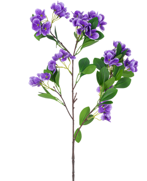 De Kunstbloem Sneeuwbal Real Touch Lila 80 cm heeft een enkele kunsttak met trossen levendige lila bloemen en groene bladeren op meerdere stelen, tegen een effen witte achtergrond.