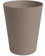 Een effen, taupekleurige Plantenbak Porto (Ø30cm x H40cm) met een cilindrische vorm en licht uitlopende bovenrand, tegen een witte achtergrond.