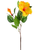 De Kunstbloem Hibiscus 64 cm geel heeft een enkele steel met levendige gele hibiscusbloemen en groene bladeren, afgebeeld tegen een witte achtergrond.