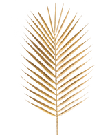 Het Kunsttak Varen 64 cm goud heeft een enkel gouden palmblad met lange, slanke bladeren op een effen witte achtergrond.