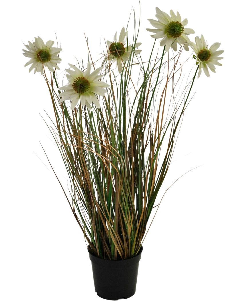 Der feuerhemmende Kunstrasen-Chrysanthemen-Zwiebeltopf (60 cm) hat lange, dünne grüne und braune Blätter mit mehreren hohen Stielen, die von weißen, gänseblümchenähnlichen Blüten mit einem gelben Herzen gekrönt sind.